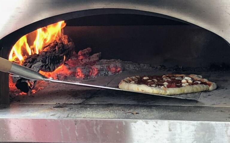 Farm-to-table woodfire pizza