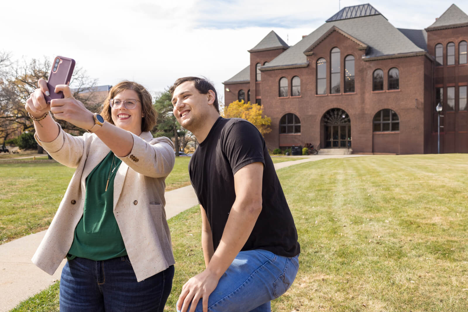 8 Sweater Weather Selfie Spots in the Stateline Area
