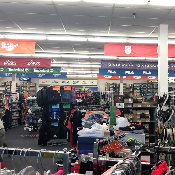 Rogan's shoes clearance store hours